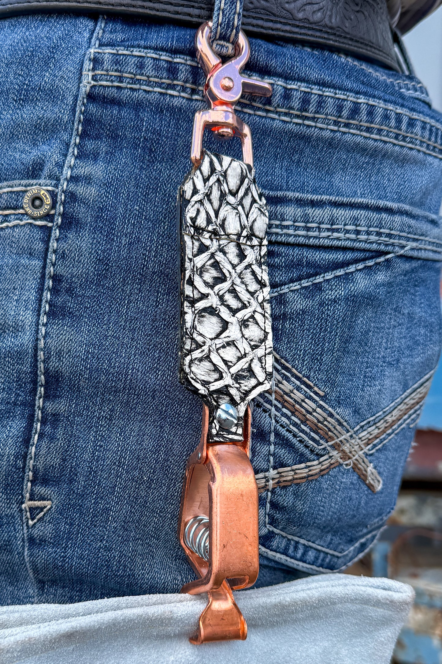 Oreo Pirarucu Glove Clip