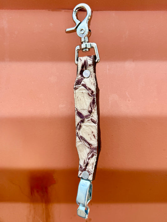 Pirarucu Glove Clip - Cookies n' Cream