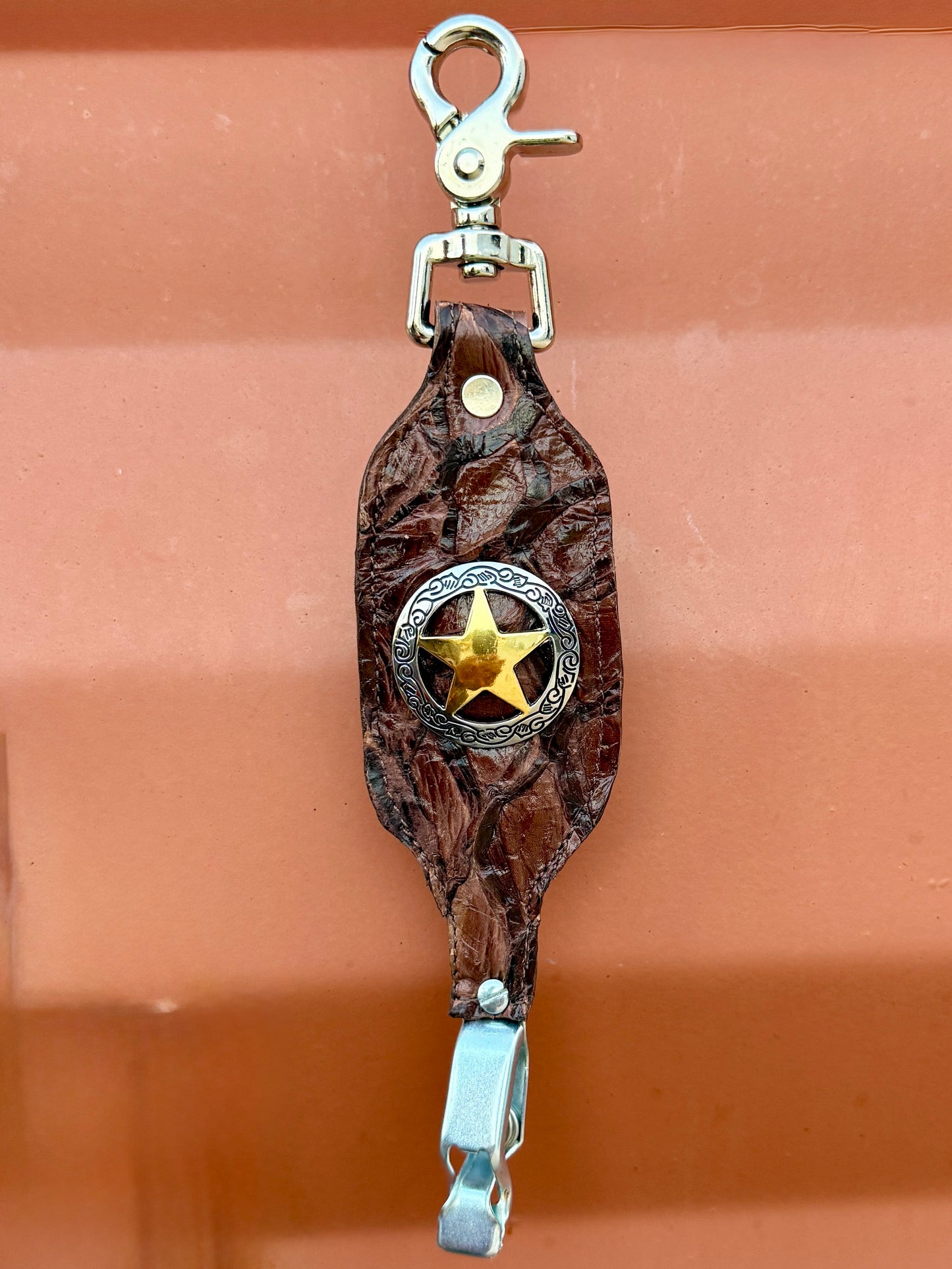 Pirarucu Glove Clip - Chocolate - Lone Star Concho