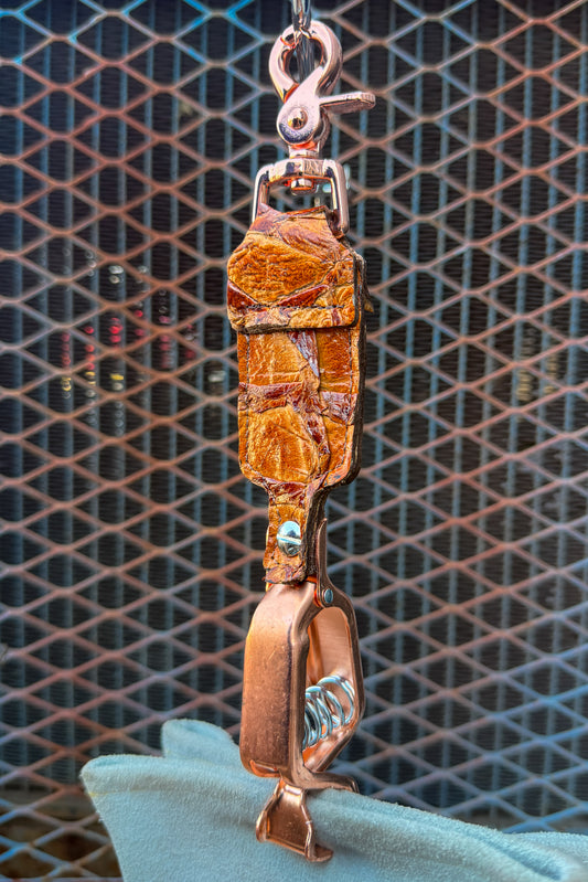 Cognac Pirarucu Glove Clip