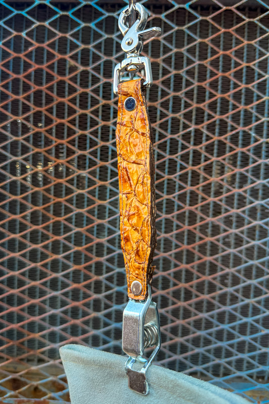 Cognac Pirarucu Glove Clip