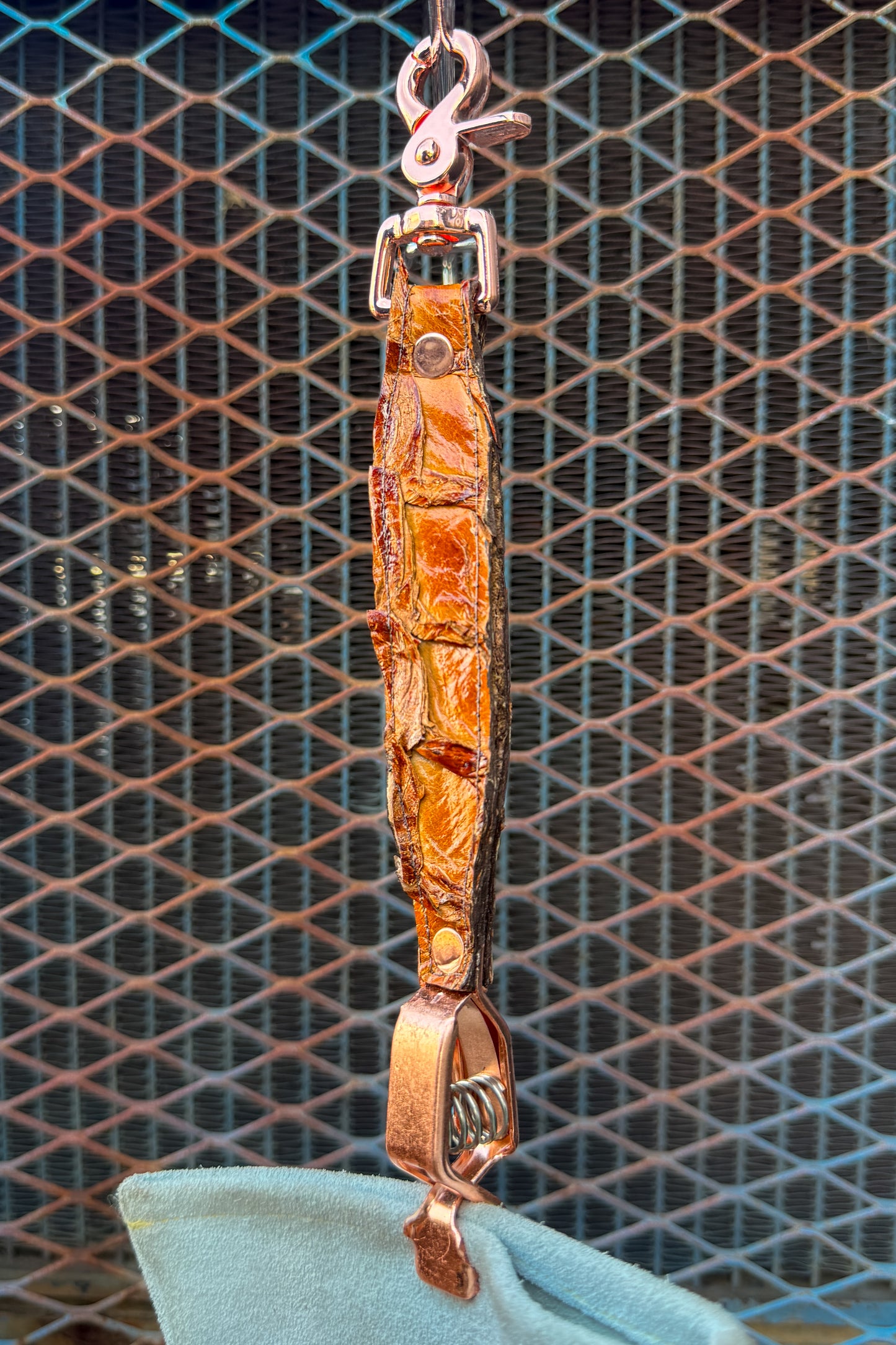 Cognac Pirarucu Glove Clip
