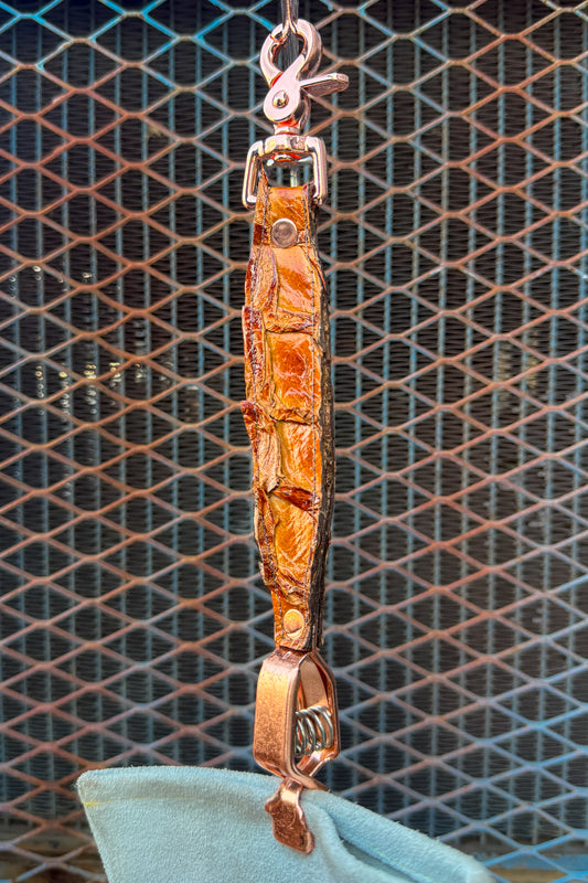 Cognac Pirarucu Glove Clip