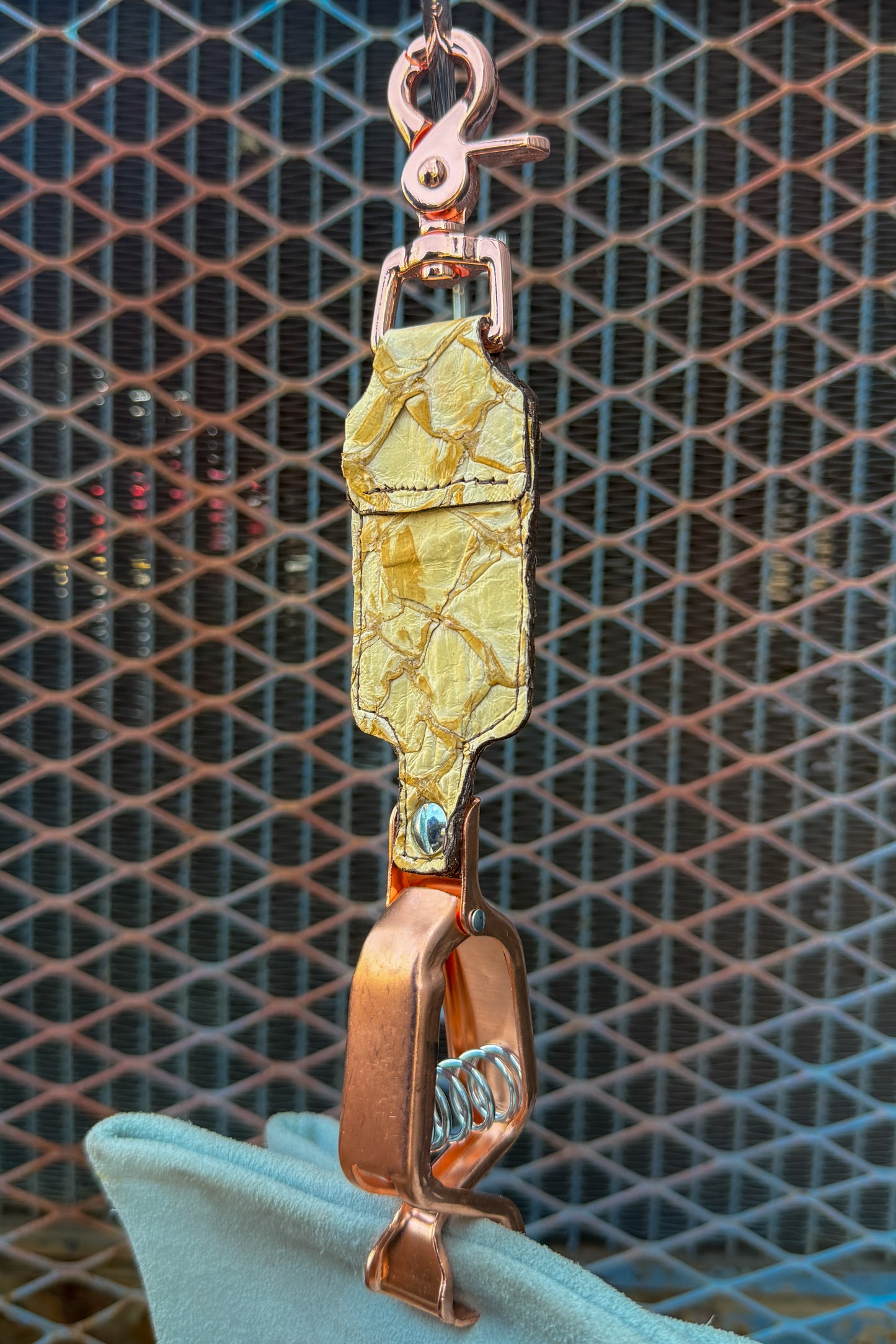 Golden Honey Pirarucu Glove Clip