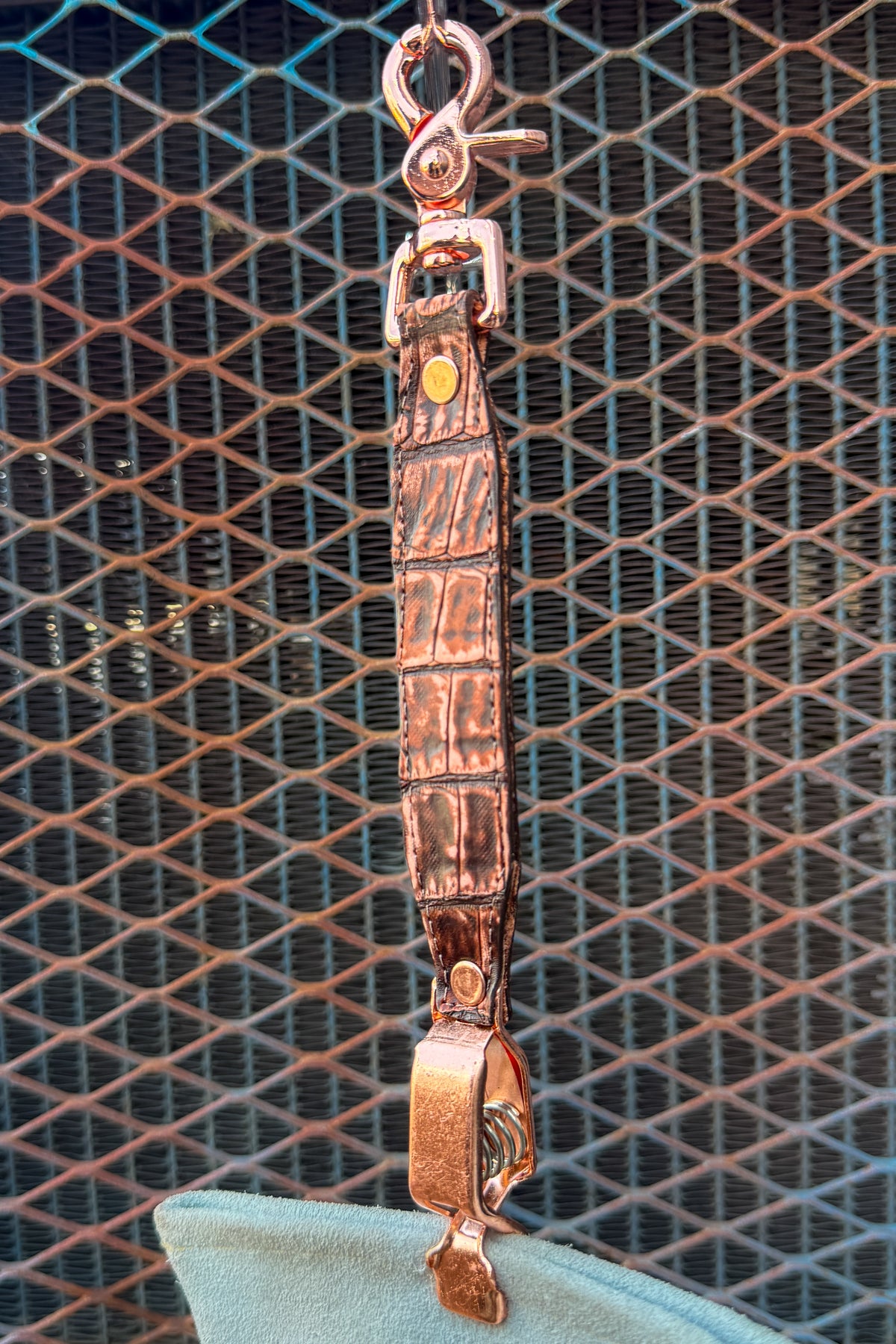 Rustic Gator Caiman Alligator Glove Clip