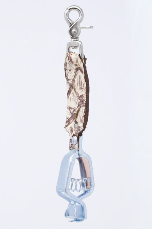 Cooies N' Cream Pirarucu Glove Clip