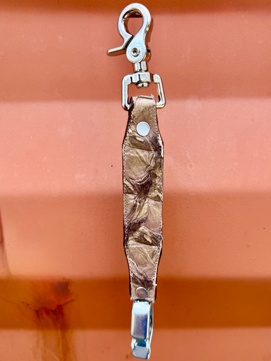 Pirarucu Glove Clip - Tobacco