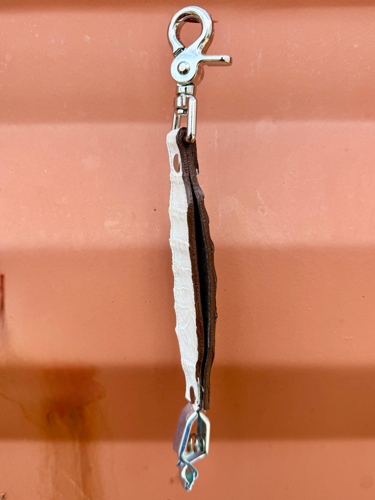 Caiman Alligator Glove Clip - Vanilla Croc