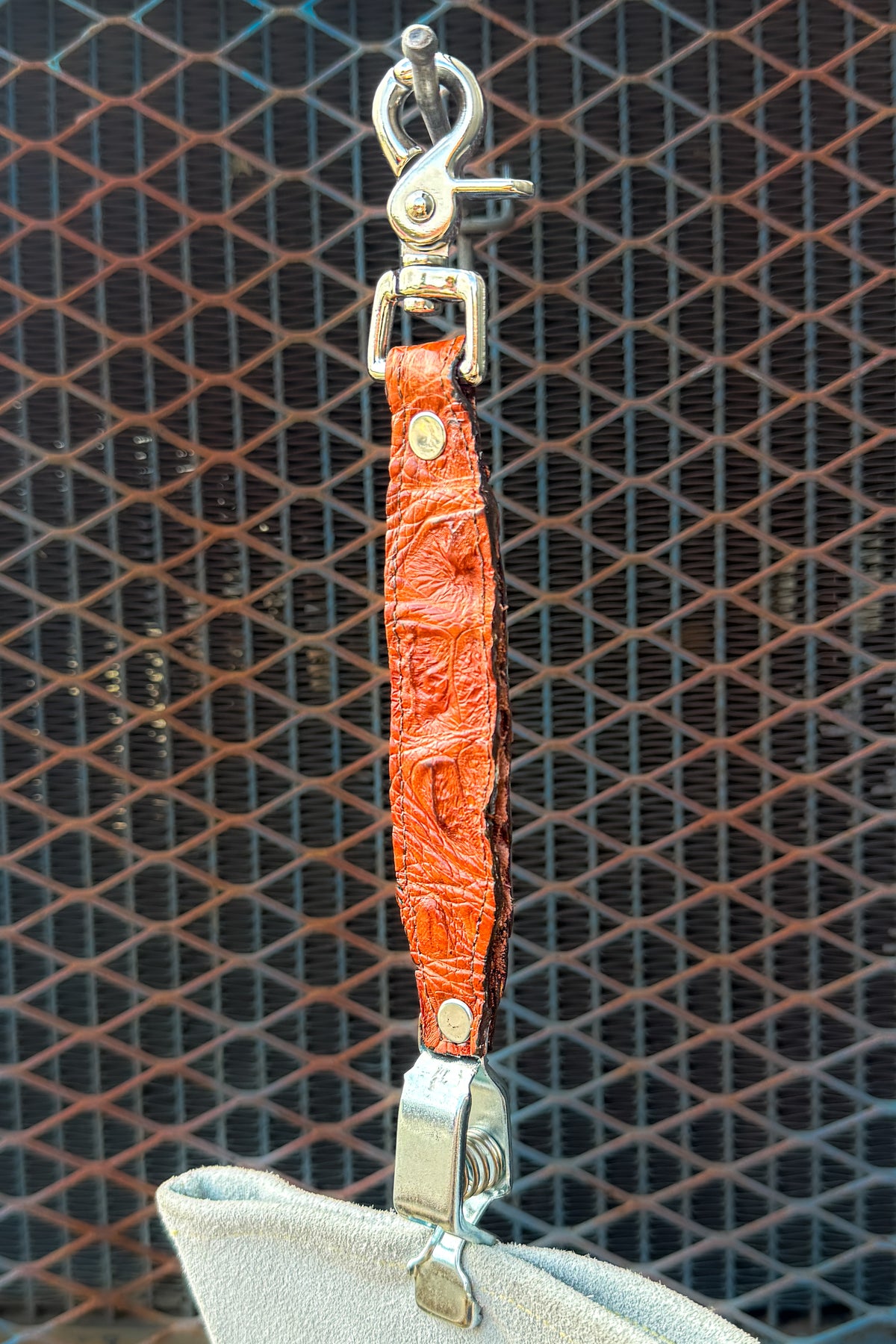 Cognac Caiman Glove Clip