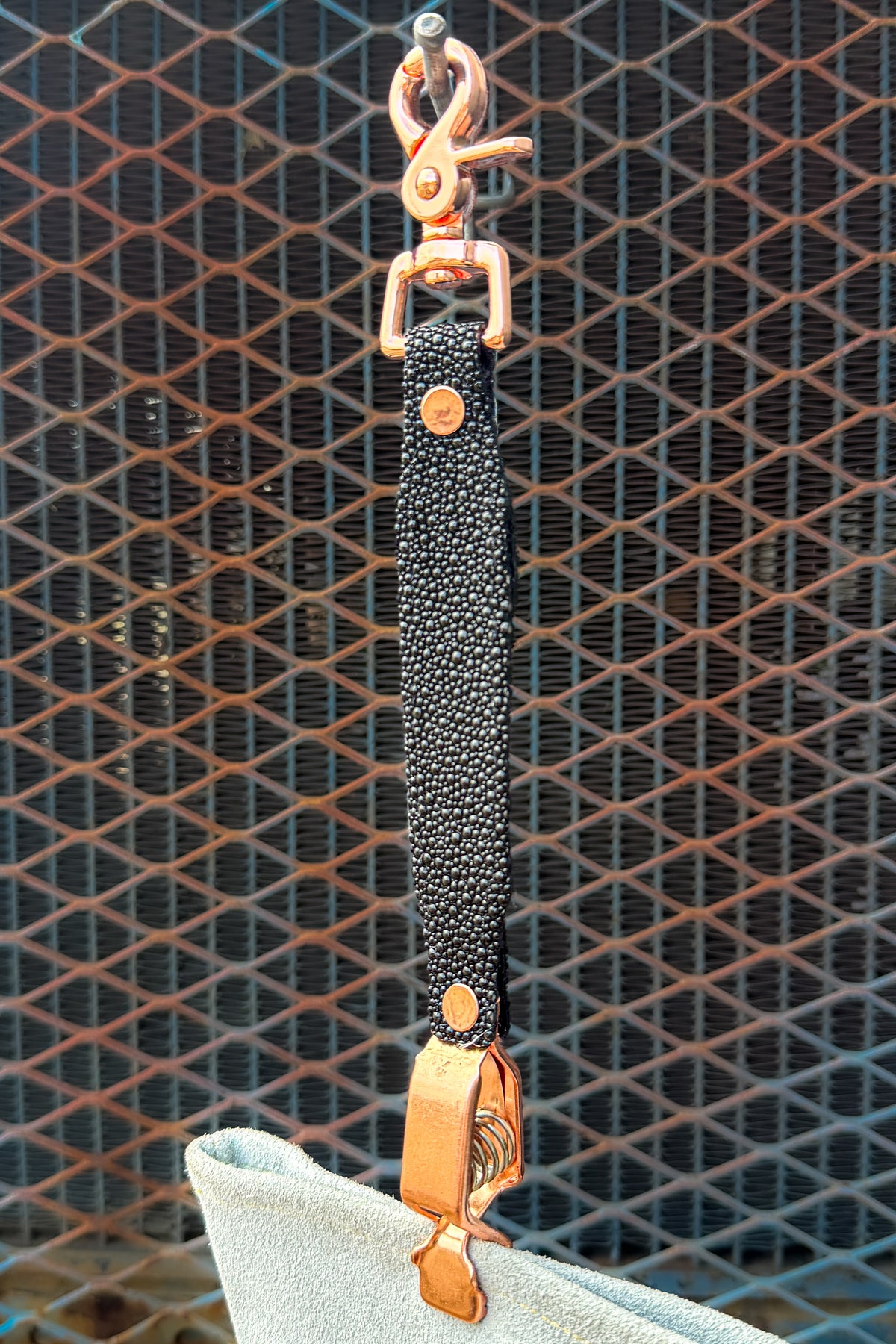 Black Stingray Glove Clip