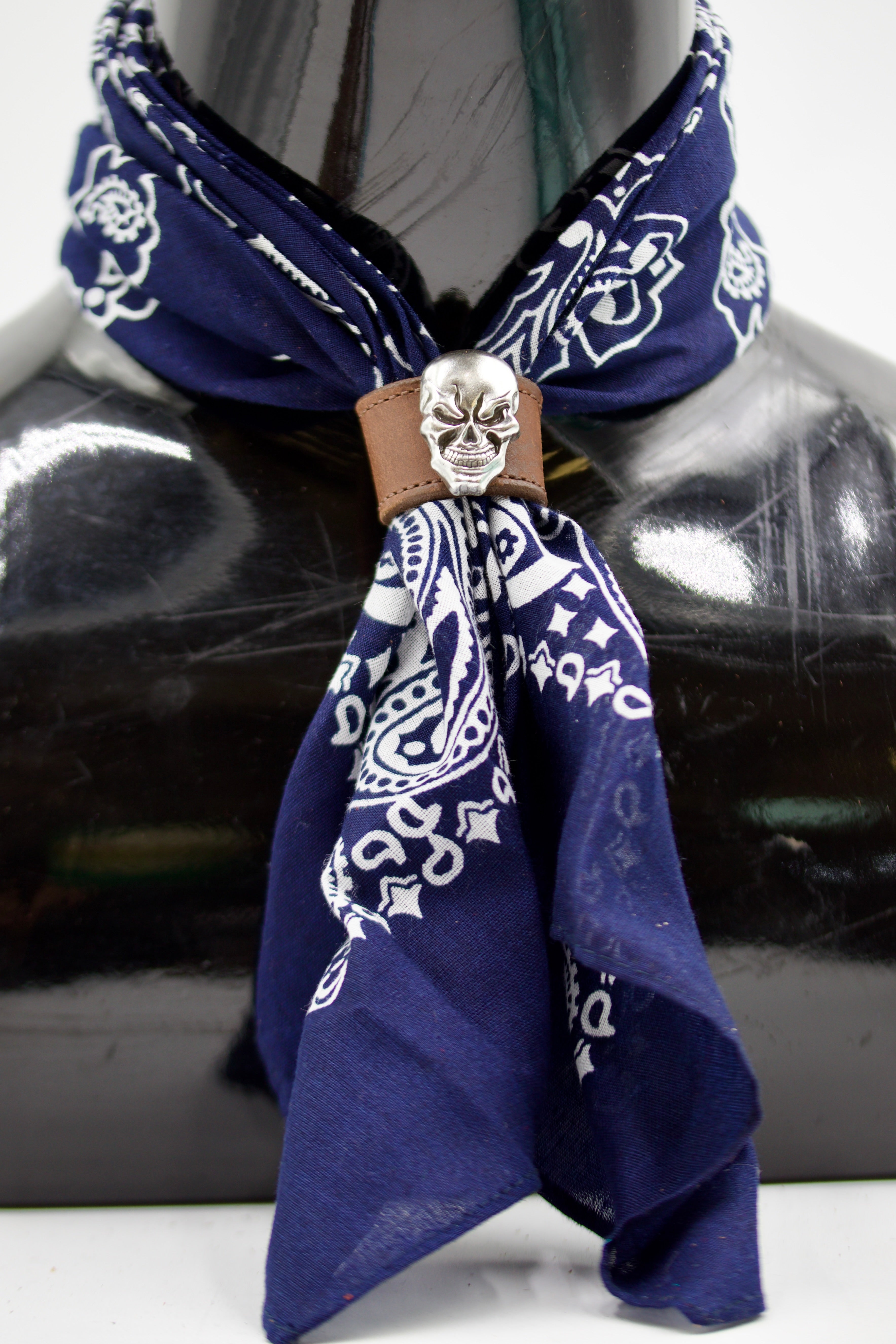 新品 HUMAN MADE BIG BANDANA STOLE NAVY Human Made Heart Big Bandana | Navy