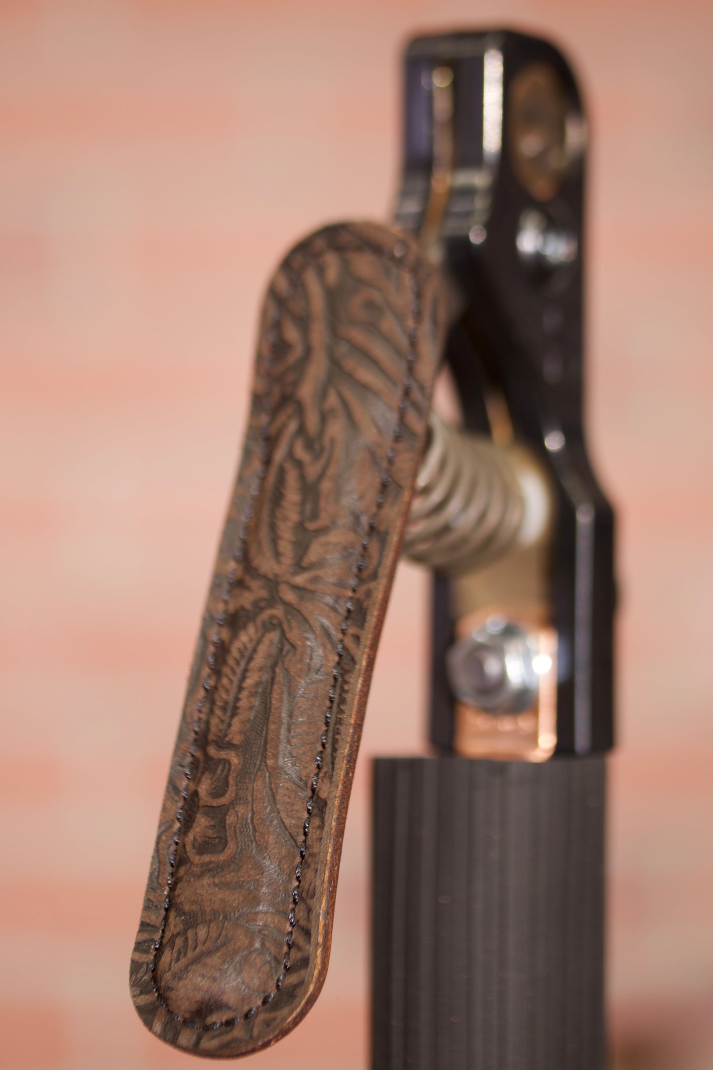 Floral Stinger V Insulator Sleeve