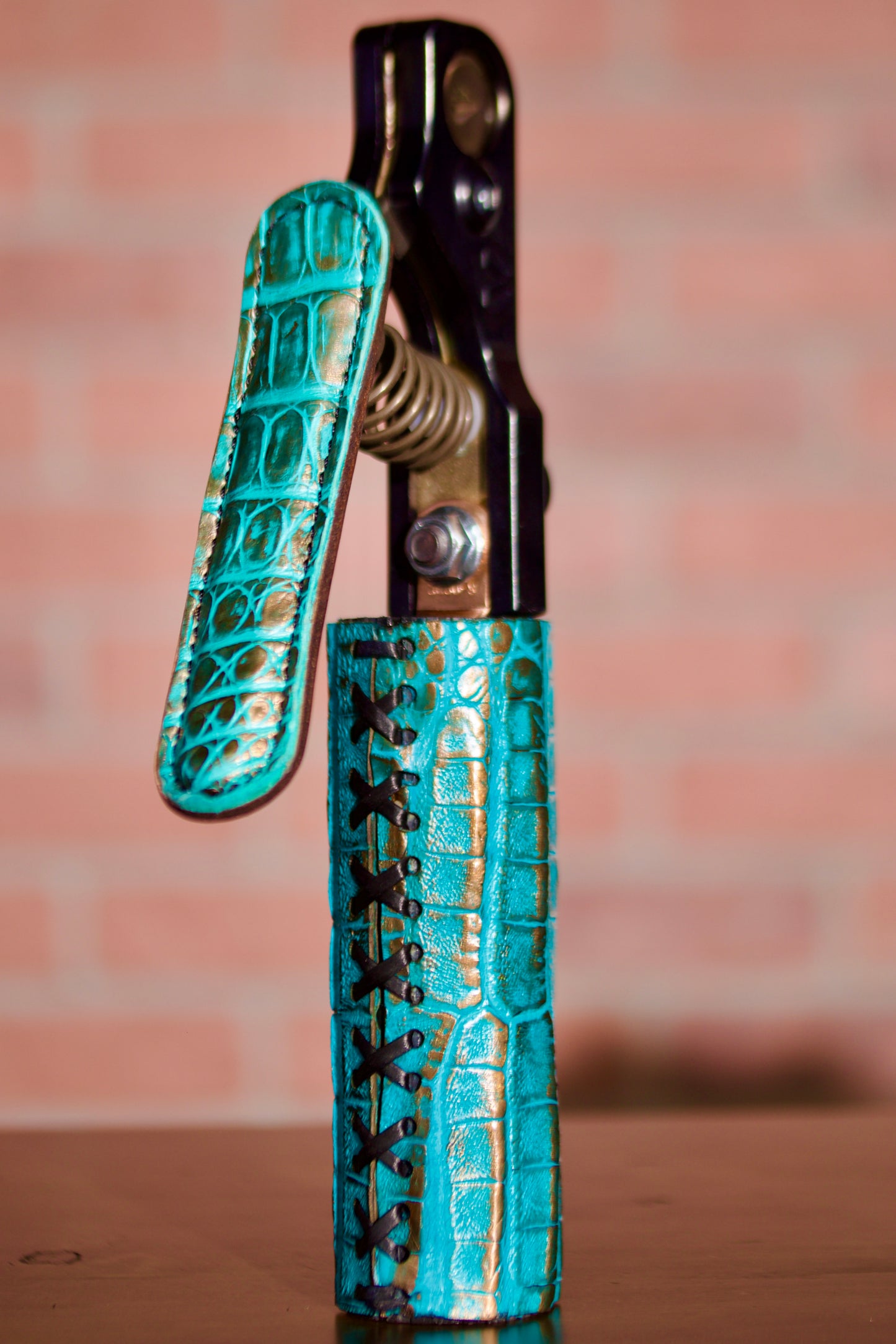 Gold-Turquoise Caiman Alligator Stinger V Set