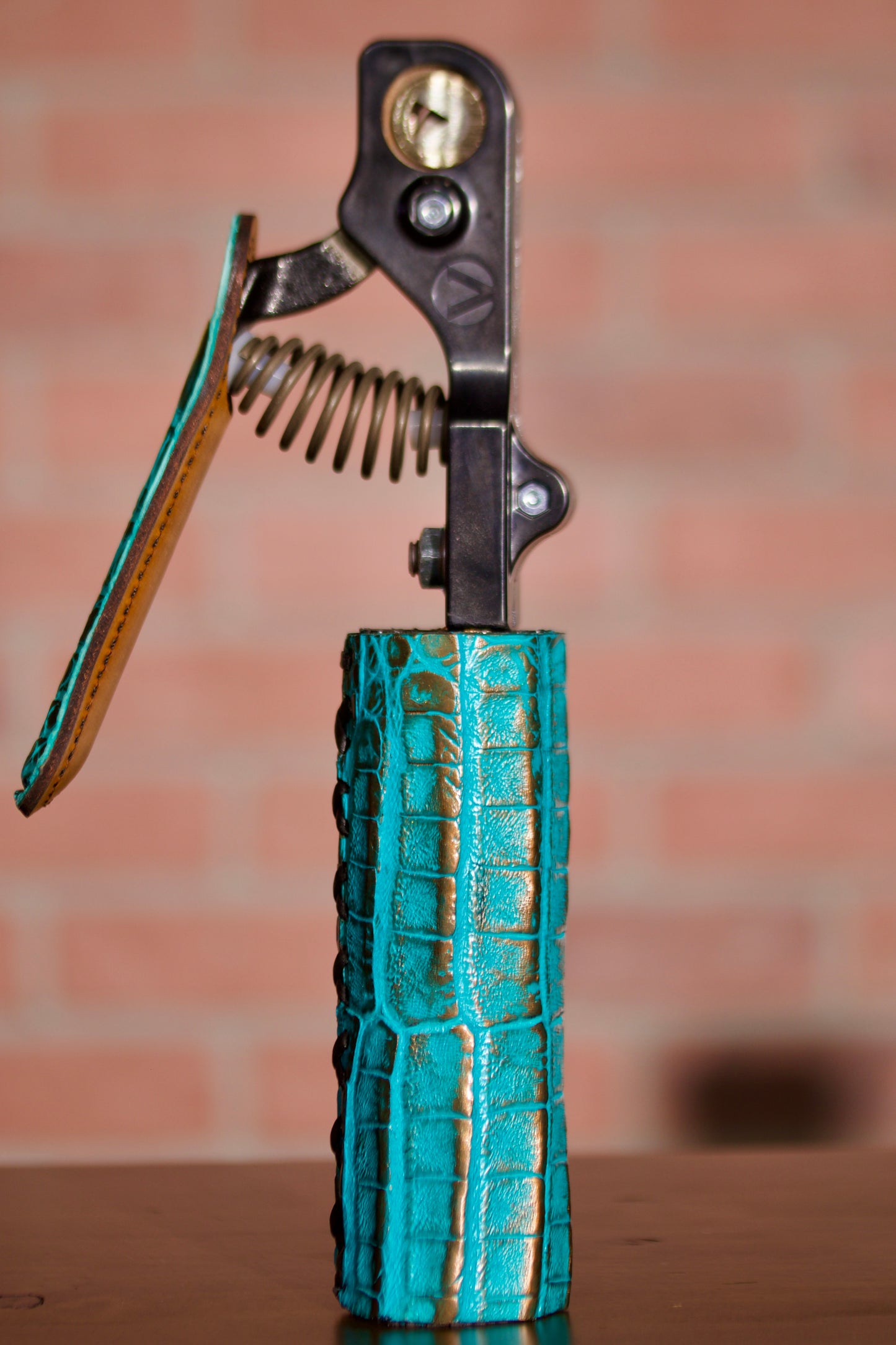 Gold-Turquoise Caiman Alligator Stinger V Set