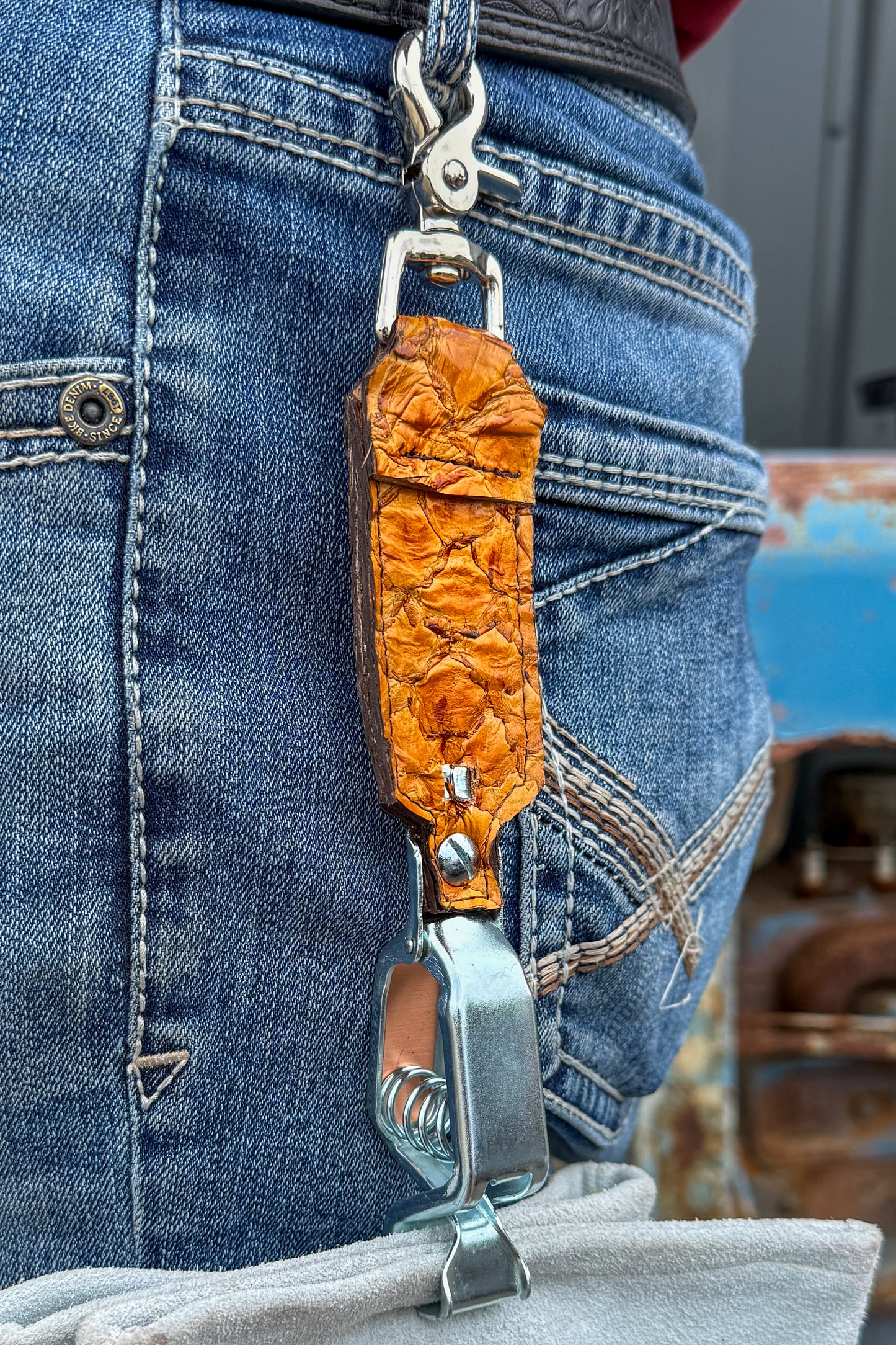 Tan Pirarucu Glove Clip